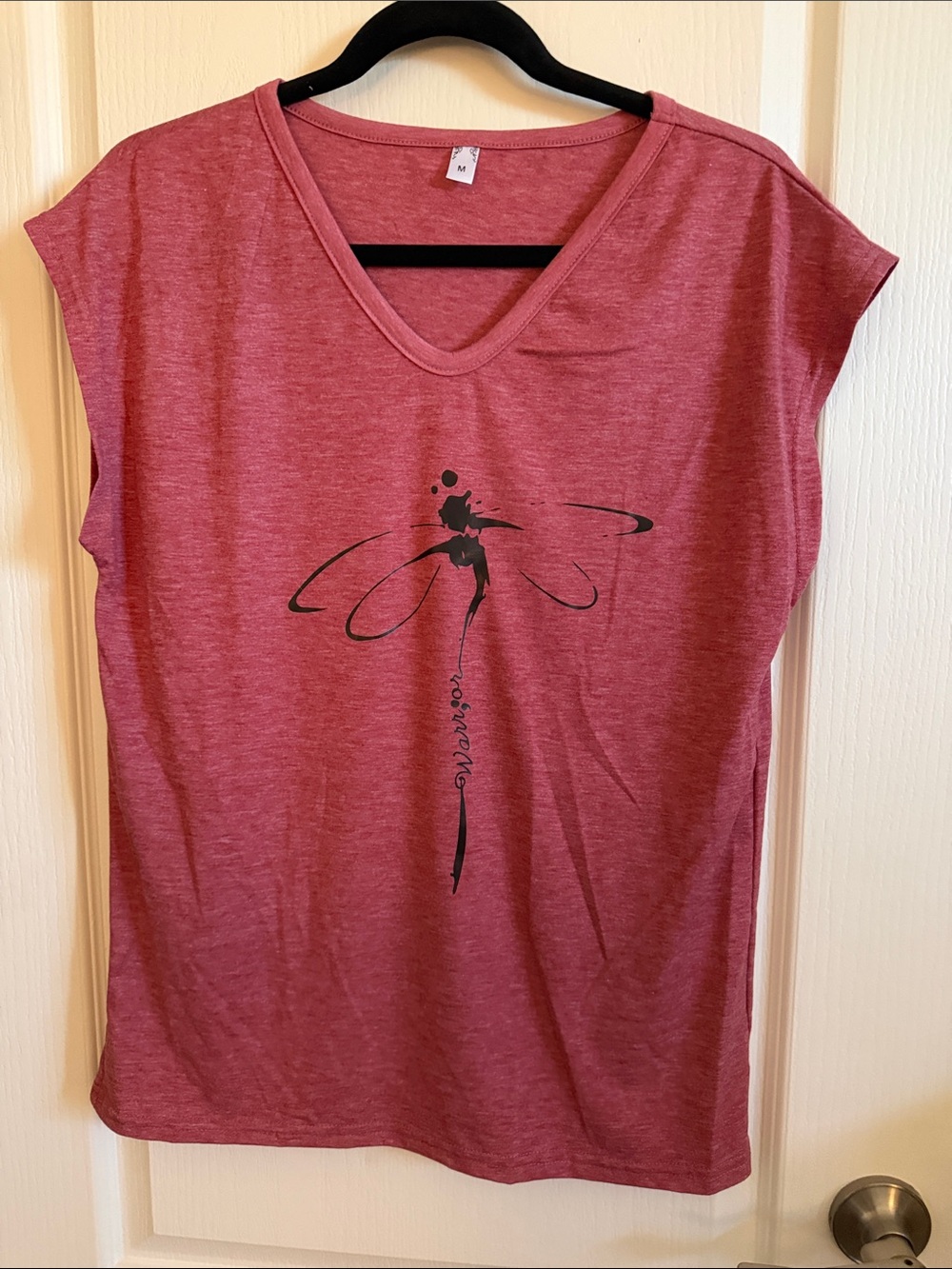 New w/o tags Women's V-Neck Dragonfly Graphic Tee - Heather Rose